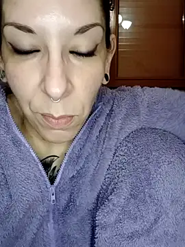 Stripchat sex cam LadyNefertiti88