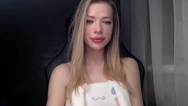Stripchat sex cam Golden__doll